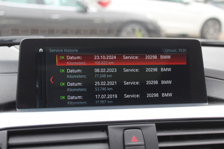 BMW 3 Serie Touring 330i M Sport Edition / M Performance / Trekhaak / Panoramadak / 360Camera / Leder / 19'' / Head-up / Navigatie / Harman Kardon / Stoelverwarming / DAB / Cruise Control