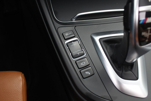 BMW 3 Serie Touring 330i M Sport Edition / M Performance / Trekhaak / Panoramadak / 360Camera / Leder / 19'' / Head-up / Navigatie / Harman Kardon / Stoelverwarming / DAB / Cruise Control