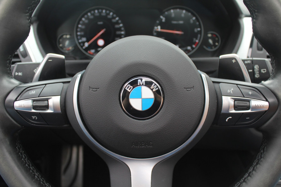 BMW 3 Serie Touring 330i M Sport Edition / M Performance / Trekhaak / Panoramadak / 360Camera / Leder / 19'' / Head-up / Navigatie / Harman Kardon / Stoelverwarming / DAB / Cruise Control