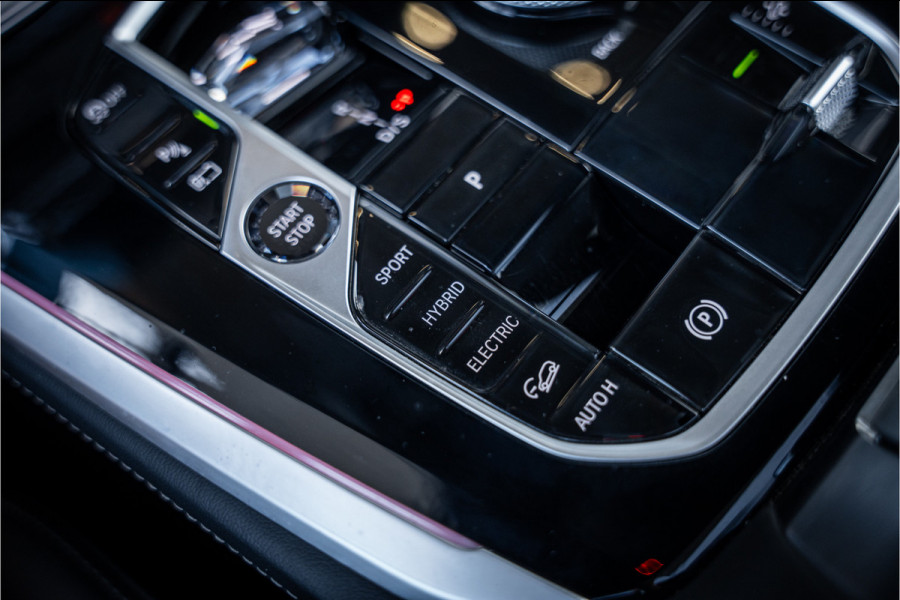 BMW X5 xDrive50e - M Sport | Panorama | H&K | Stoelmassage & Koeling | Memory | 360 Camera BMW X5 xDrive50e - M Sport | Panorama | H&K | Stoelmassage & Koeling | Memory | 360 Camera