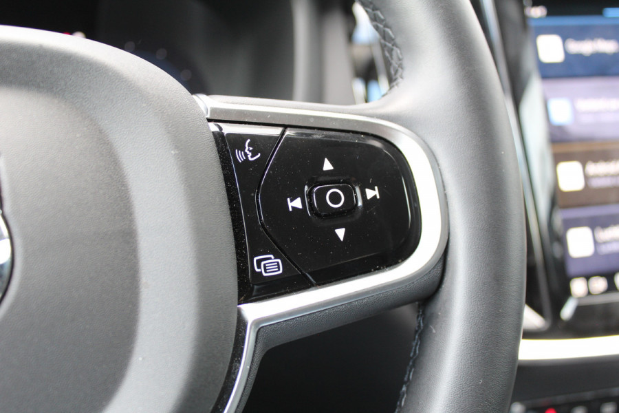 Volvo V60 2.0 T6 Plug-in hybrid AWD Plus Dark | Panoramadak | Trekhaak | H&K | BLIS | 360 Camera | Winterpack
