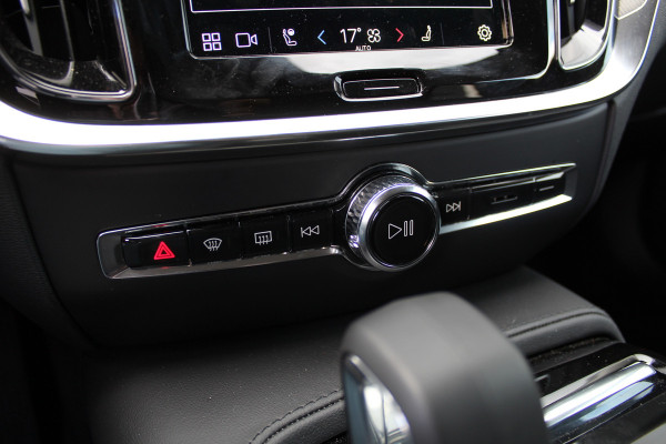 Volvo V60 2.0 T6 Plug-in hybrid AWD Plus Dark | Panoramadak | Trekhaak | H&K | BLIS | 360 Camera | Winterpack
