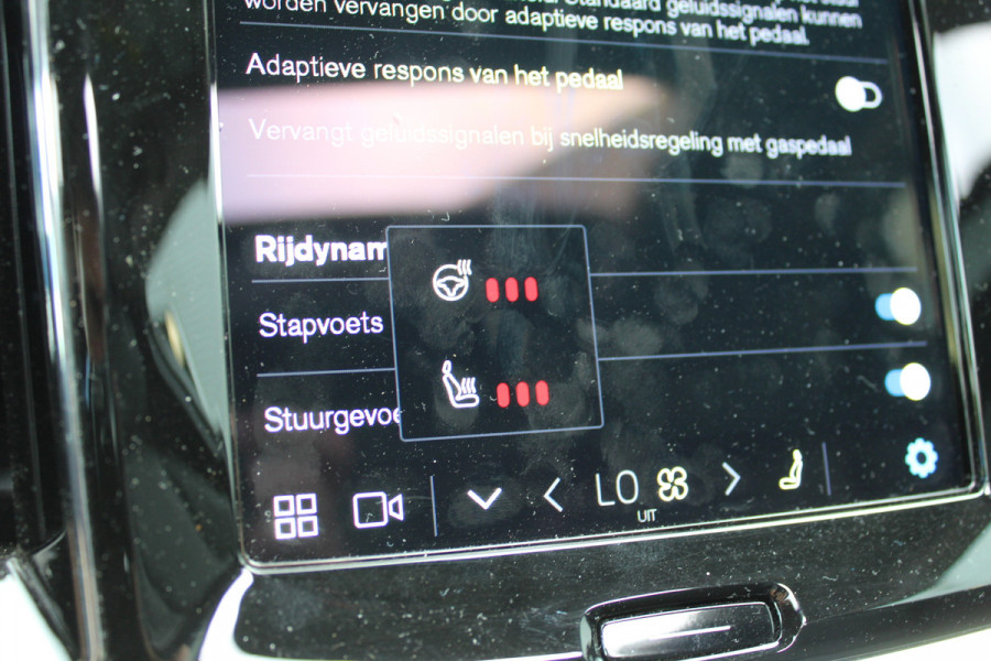 Volvo V60 2.0 T6 Plug-in hybrid AWD Plus Dark | Panoramadak | Trekhaak | H&K | BLIS | 360 Camera | Winterpack