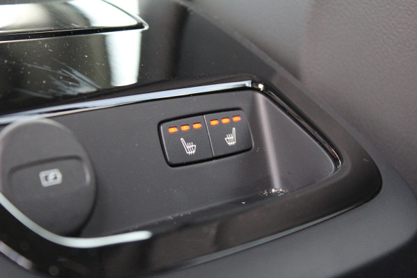 Volvo V60 2.0 T6 Plug-in hybrid AWD Plus Dark | Panoramadak | Trekhaak | H&K | BLIS | 360 Camera | Winterpack