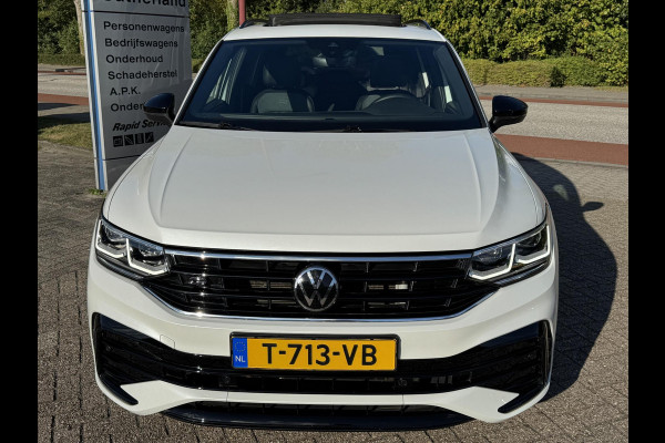 Volkswagen Tiguan 1.4 TSI eHybrid R-Line Business+ 245pk PHEV | Trekhaak | Panorama dak | Adaptieve Cruise | Achteruitrijcamera | Stoelverwarming | Virtuele cockpit | 1.800kg Trekgewicht ! Volkswagen Tiguan 1.4 TSI eHybrid R-Line Business+ 245pk PHEV | Trekhaak | Panorama dak | Adaptieve Cruise | Achteruitrijcamera | Stoelverwarming | Virtuele cockpit | 1.800kg Trekgewicht !