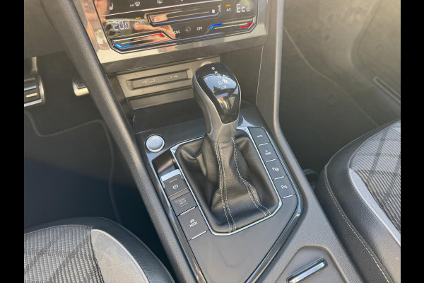 Volkswagen Tiguan 1.4 TSI eHybrid R-Line Business+ 245pk PHEV | Trekhaak | Panorama dak | Adaptieve Cruise | Achteruitrijcamera | Stoelverwarming | Virtuele cockpit | 1.800kg Trekgewicht ! Volkswagen Tiguan 1.4 TSI eHybrid R-Line Business+ 245pk PHEV | Trekhaak | Panorama dak | Adaptieve Cruise | Achteruitrijcamera | Stoelverwarming | Virtuele cockpit | 1.800kg Trekgewicht !