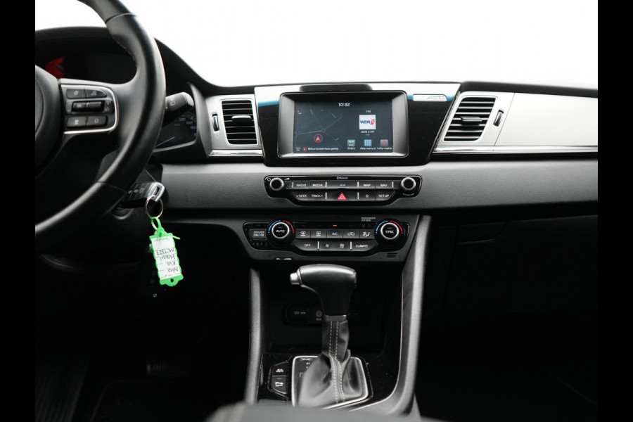 Kia Niro 1.6 GDi PHEV DynamicLine Plug In Hybrid 141pk Dealer O.H PHEV | Adaptive Cruise | Lederen Sportstoelen Verwarmd | Camera | Apple Carplay | Blis | Navigatie | Stuur Verwarmd |