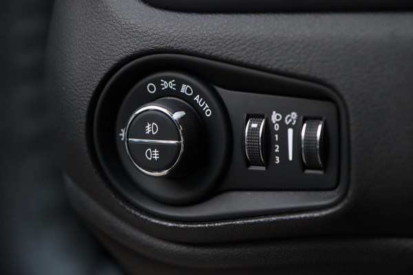 Jeep Renegade 1.3T Limited / LED / KEYLESS / CAMERA / CARPLAY / STUUR+STOELVERW