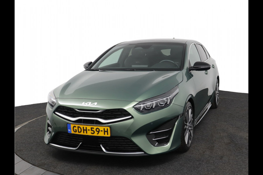 Kia ProCeed 1.5 T-GDi GT-PlusLine Apple Carplay/Android Auto - Cruise Control Adaptief - Dodehoekdetectie - Navigatie - Stoel/Stuur Verwarming - Fabrieksgarantie tot 07-2031