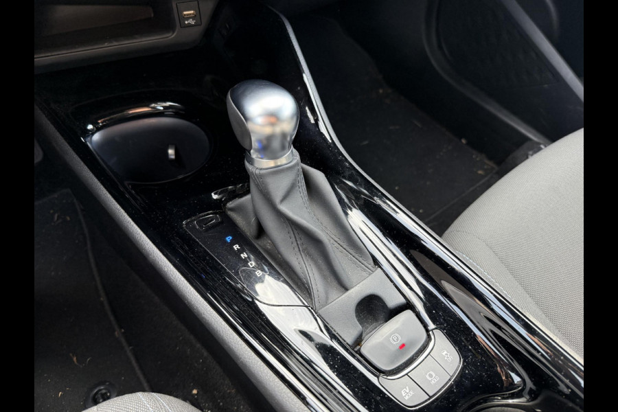 Toyota C-HR 1.8 Hybrid First Edition Bi-Tone | Apple Carplay & AndroidAUTO | Camera | Elektrisch inklapbare buitenspiegels |