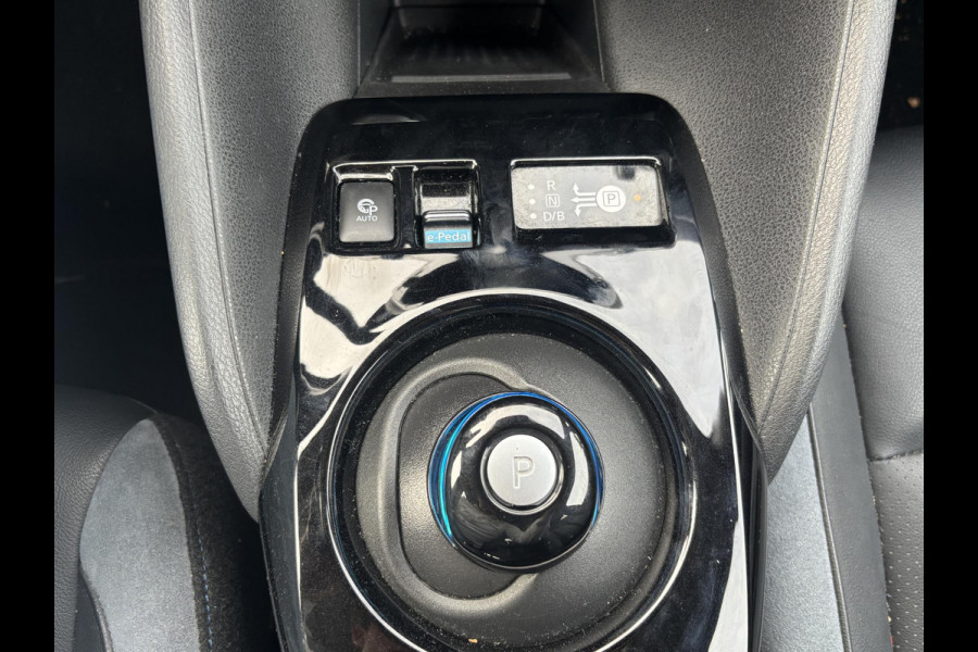 Nissan Leaf Tekna 40 kWh | Origineel NL Auto | 360° Camera | Stoel- & Stuurverwarming | Rijklaar met 12 mnd BOVAG Garantie!