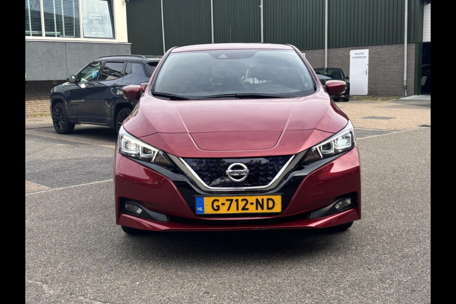 Nissan Leaf Tekna 40 kWh | Origineel NL Auto | 360° Camera | Stoel- & Stuurverwarming | Rijklaar met 12 mnd BOVAG Garantie!