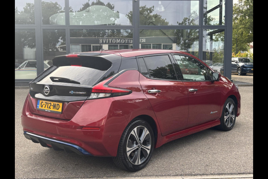 Nissan Leaf Tekna 40 kWh | Origineel NL Auto | 360° Camera | Stoel- & Stuurverwarming | Rijklaar met 12 mnd BOVAG Garantie!