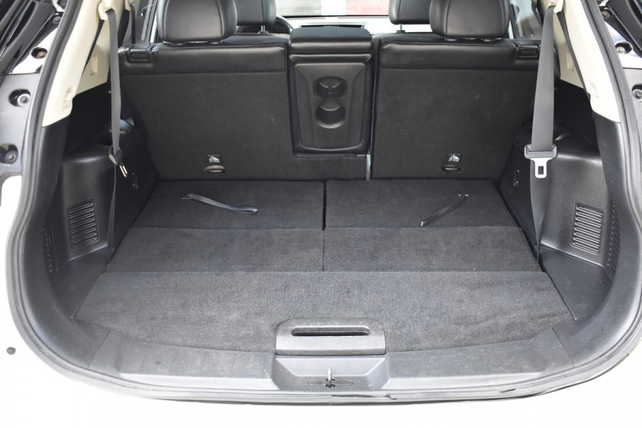 Nissan X-Trail 1.3 DIG-T Tekna 7p. / Trekhaak / Keyless / 19" LM / Navi / Panoramadak /