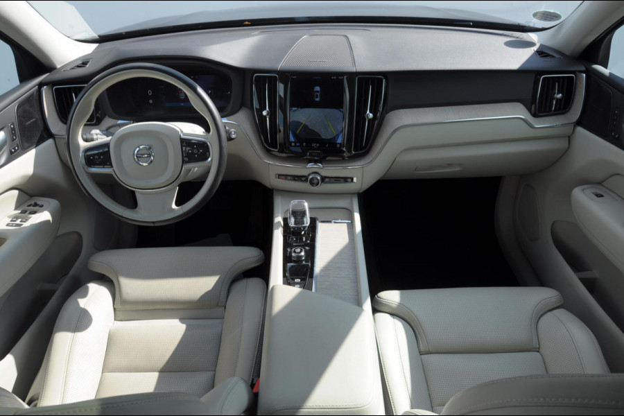 Volvo XC60 T6 350PK Automaat AWD Plus Bright Apple Carplay / Adaptive cruise control / Panorama dak / parkeersensoren met 360 camera / BLIS / Harman kardon audio / Stoelventilatie / Elektrisch bedienbare bestuurderstoel met geheugen / Keyless Entry / Elektrische achterklep