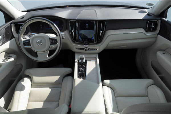 Volvo XC60 T6 350PK Automaat AWD Plus Bright Apple Carplay / Adaptive cruise control / Panorama dak / parkeersensoren met 360 camera / BLIS / Harman kardon audio / Stoelventilatie / Elektrisch bedienbare bestuurderstoel met geheugen / Keyless Entry / Elektrische achterklep