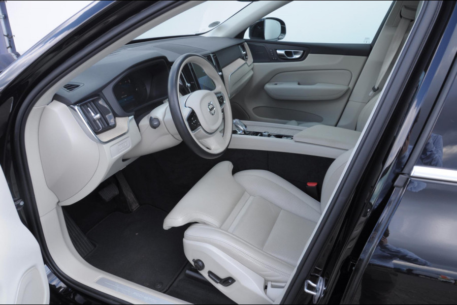Volvo XC60 T6 350PK Automaat AWD Plus Bright Apple Carplay / Adaptive cruise control / Panorama dak / parkeersensoren met 360 camera / BLIS / Harman kardon audio / Stoelventilatie / Elektrisch bedienbare bestuurderstoel met geheugen / Keyless Entry / Elektrische achterklep