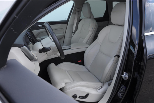 Volvo XC60 T6 350PK Automaat AWD Plus Bright Apple Carplay / Adaptive cruise control / Panorama dak / parkeersensoren met 360 camera / BLIS / Harman kardon audio / Stoelventilatie / Elektrisch bedienbare bestuurderstoel met geheugen / Keyless Entry / Elektrische achterklep