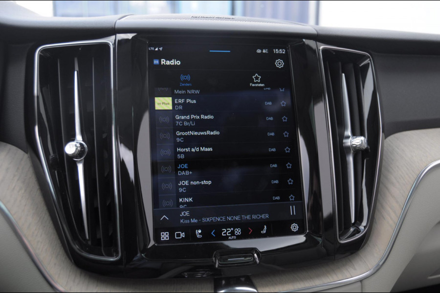 Volvo XC60 T6 350PK Automaat AWD Plus Bright Apple Carplay / Adaptive cruise control / Panorama dak / parkeersensoren met 360 camera / BLIS / Harman kardon audio / Stoelventilatie / Elektrisch bedienbare bestuurderstoel met geheugen / Keyless Entry / Elektrische achterklep