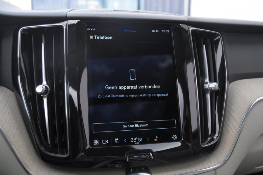 Volvo XC60 T6 350PK Automaat AWD Plus Bright Apple Carplay / Adaptive cruise control / Panorama dak / parkeersensoren met 360 camera / BLIS / Harman kardon audio / Stoelventilatie / Elektrisch bedienbare bestuurderstoel met geheugen / Keyless Entry / Elektrische achterklep