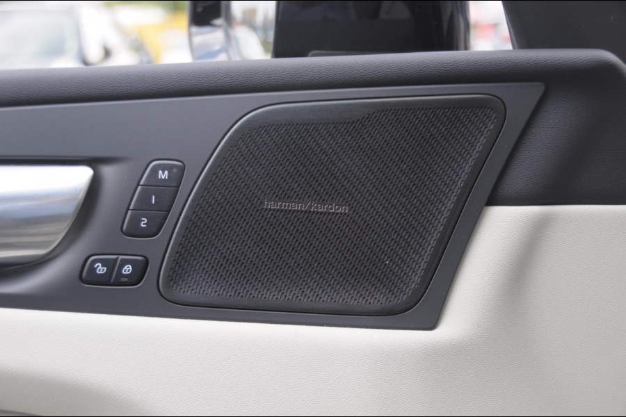 Volvo XC60 T6 350PK Automaat AWD Plus Bright Apple Carplay / Adaptive cruise control / Panorama dak / parkeersensoren met 360 camera / BLIS / Harman kardon audio / Stoelventilatie / Elektrisch bedienbare bestuurderstoel met geheugen / Keyless Entry / Elektrische achterklep