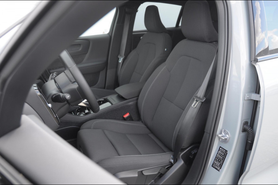 Volvo C40 Single Motor Extended Range Plus 82 kWh / Adaptive cruise control   / Pilot assist / BLIS / Stoel en stuur verwarming / Elektrische achterklep / Parkeersensoren met camera / Google infotainment