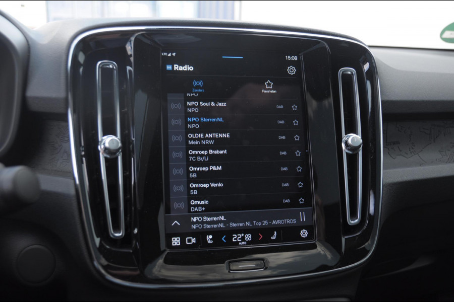 Volvo C40 Single Motor Extended Range Plus 82 kWh / Adaptive cruise control   / Pilot assist / BLIS / Stoel en stuur verwarming / Elektrische achterklep / Parkeersensoren met camera / Google infotainment