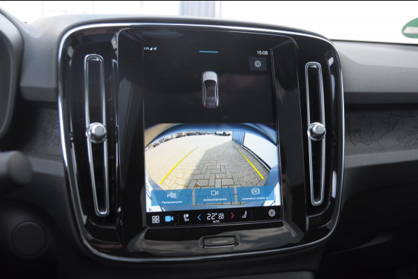 Volvo C40 Single Motor Extended Range Plus 82 kWh / Adaptive cruise control   / Pilot assist / BLIS / Stoel en stuur verwarming / Elektrische achterklep / Parkeersensoren met camera / Google infotainment