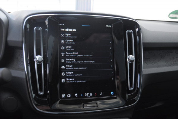 Volvo C40 Single Motor Extended Range Plus 82 kWh / Adaptive cruise control   / Pilot assist / BLIS / Stoel en stuur verwarming / Elektrische achterklep / Parkeersensoren met camera / Google infotainment