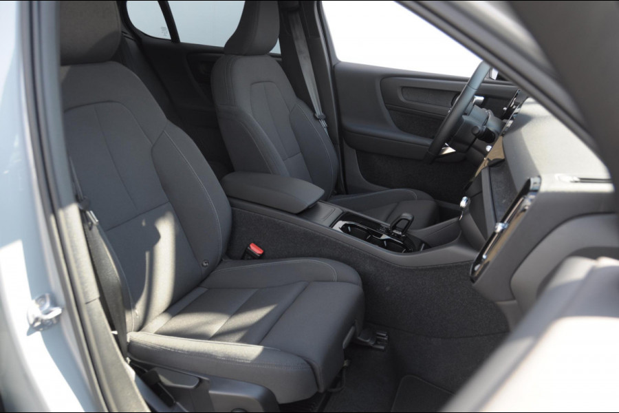 Volvo C40 Single Motor Extended Range Plus 82 kWh / Adaptive cruise control   / Pilot assist / BLIS / Stoel en stuur verwarming / Elektrische achterklep / Parkeersensoren met camera / Google infotainment