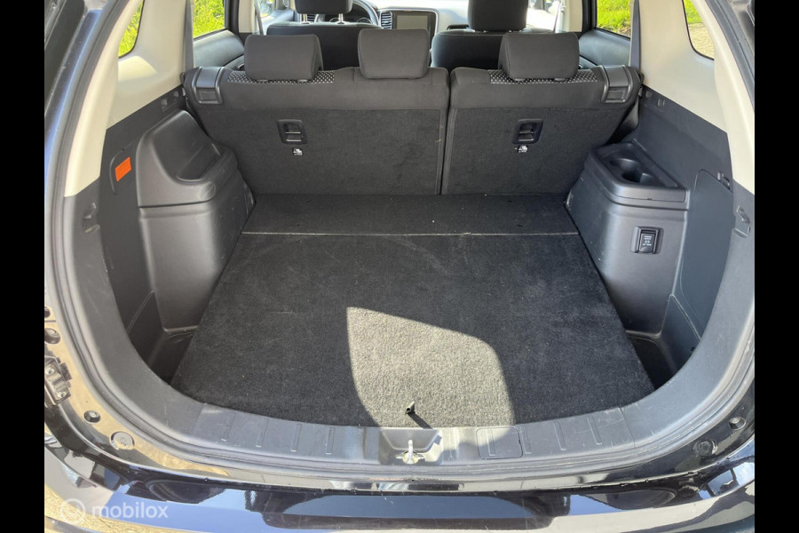 Mitsubishi Outlander 2.4 PHEV Pure +