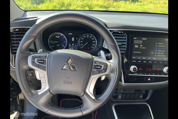 Mitsubishi Outlander 2.4 PHEV Pure +