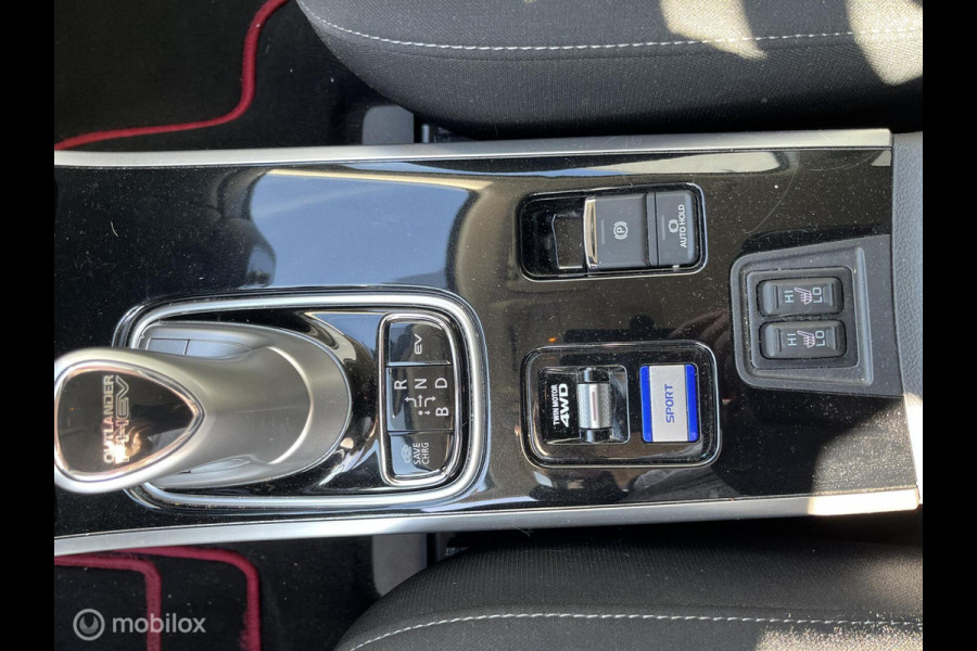 Mitsubishi Outlander 2.4 PHEV Pure +