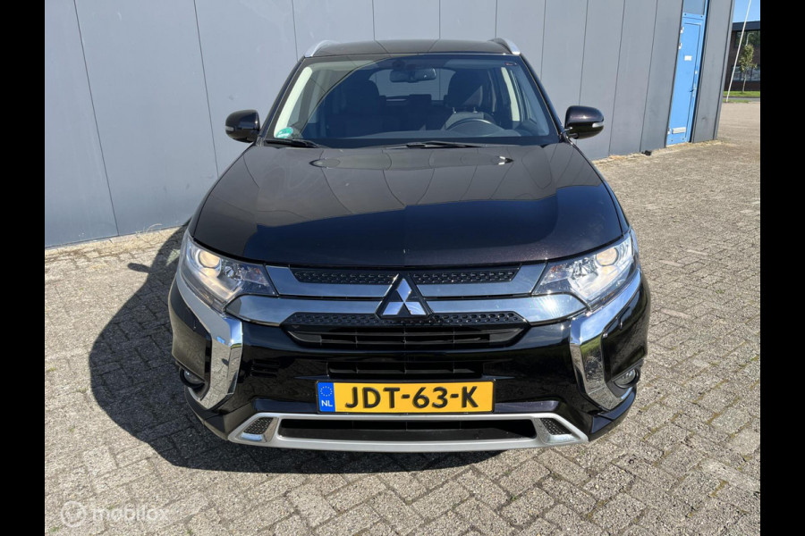 Mitsubishi Outlander 2.4 PHEV Pure +