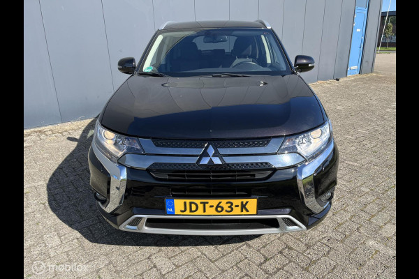 Mitsubishi Outlander 2.4 PHEV Pure +