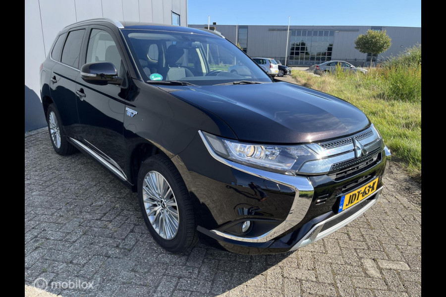 Mitsubishi Outlander 2.4 PHEV Pure +