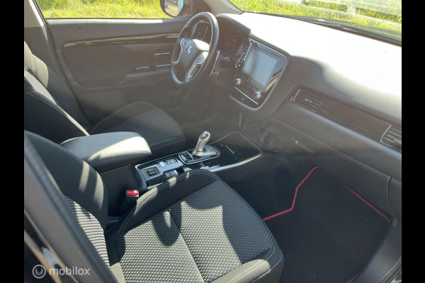 Mitsubishi Outlander 2.4 PHEV Pure +