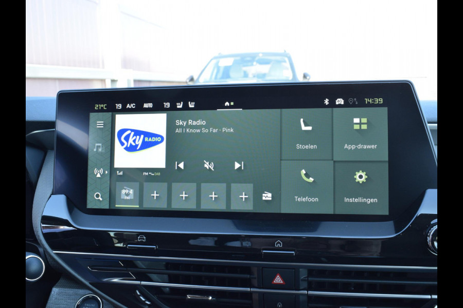 Citroën C5 X 1.6 Plug-in Hybrid 225 Max MASSAGE STOELEN | SCHUIFKANTELDAK | 360 CAMERA MET SENSOREN | NAVIGATIE | CARPLAY | UIT VOORRAAD LEVERBAAR Citroën C5 X 1.6 Plug-in Hybrid 225 Max MASSAGE STOELEN | SCHUIFKANTELDAK | 360 CAMERA MET SENSOREN | NAVIGATIE | CARPLAY | UIT VOORRAAD LEVERBAAR