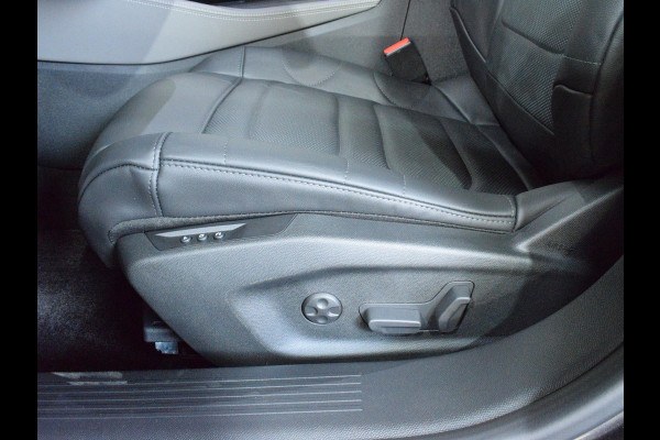 Citroën C5 X 1.6 Plug-in Hybrid 225 Max MASSAGE STOELEN | SCHUIFKANTELDAK | 360 CAMERA MET SENSOREN | NAVIGATIE | CARPLAY | UIT VOORRAAD LEVERBAAR Citroën C5 X 1.6 Plug-in Hybrid 225 Max MASSAGE STOELEN | SCHUIFKANTELDAK | 360 CAMERA MET SENSOREN | NAVIGATIE | CARPLAY | UIT VOORRAAD LEVERBAAR
