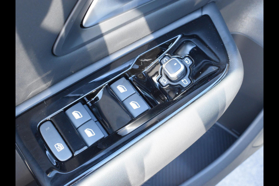 Citroën C5 X 1.6 Plug-in Hybrid 225 Max MASSAGE STOELEN | SCHUIFKANTELDAK | 360 CAMERA MET SENSOREN | NAVIGATIE | CARPLAY | UIT VOORRAAD LEVERBAAR Citroën C5 X 1.6 Plug-in Hybrid 225 Max MASSAGE STOELEN | SCHUIFKANTELDAK | 360 CAMERA MET SENSOREN | NAVIGATIE | CARPLAY | UIT VOORRAAD LEVERBAAR