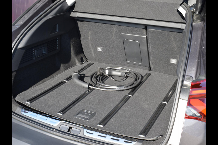Citroën C5 X 1.6 Plug-in Hybrid 225 Max MASSAGE STOELEN | SCHUIFKANTELDAK | 360 CAMERA MET SENSOREN | NAVIGATIE | CARPLAY | UIT VOORRAAD LEVERBAAR Citroën C5 X 1.6 Plug-in Hybrid 225 Max MASSAGE STOELEN | SCHUIFKANTELDAK | 360 CAMERA MET SENSOREN | NAVIGATIE | CARPLAY | UIT VOORRAAD LEVERBAAR