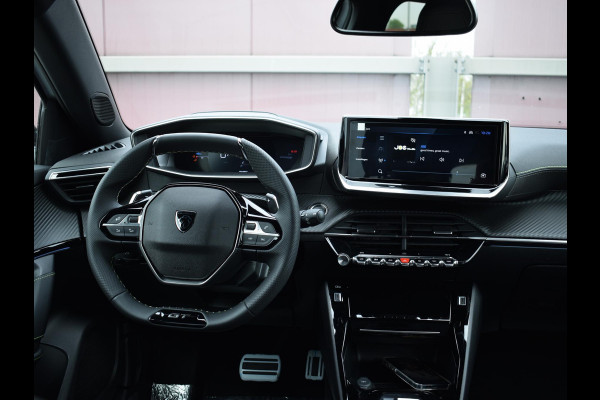 Peugeot 2008 1.2 Hybrid 136 GT | CAMERA + SENSOREN | CARPLAY | NAVI | ADAPTIVE C.C. Peugeot 2008 1.2 Hybrid 136 GT | CAMERA + SENSOREN | CARPLAY | NAVI | ADAPTIVE C.C.