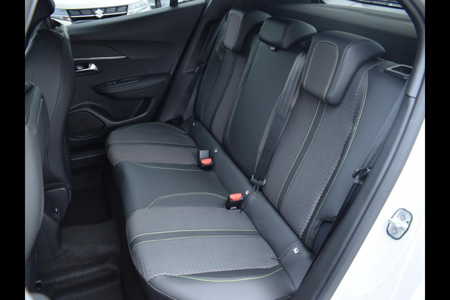Peugeot 2008 1.2 Hybrid 136 GT | CAMERA + SENSOREN | CARPLAY | NAVI | ADAPTIVE C.C. Peugeot 2008 1.2 Hybrid 136 GT | CAMERA + SENSOREN | CARPLAY | NAVI | ADAPTIVE C.C.