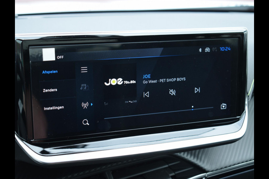 Peugeot 2008 1.2 Hybrid 136 GT | CAMERA + SENSOREN | CARPLAY | NAVI | ADAPTIVE C.C. Peugeot 2008 1.2 Hybrid 136 GT | CAMERA + SENSOREN | CARPLAY | NAVI | ADAPTIVE C.C.