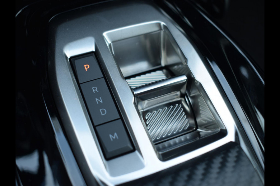 Peugeot 2008 1.2 Hybrid 136 GT | CAMERA + SENSOREN | CARPLAY | NAVI | ADAPTIVE C.C. Peugeot 2008 1.2 Hybrid 136 GT | CAMERA + SENSOREN | CARPLAY | NAVI | ADAPTIVE C.C.