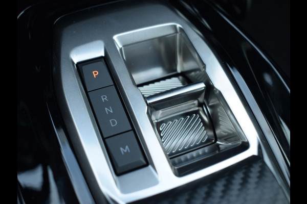 Peugeot 2008 1.2 Hybrid 136 GT | CAMERA + SENSOREN | CARPLAY | NAVI | ADAPTIVE C.C. Peugeot 2008 1.2 Hybrid 136 GT | CAMERA + SENSOREN | CARPLAY | NAVI | ADAPTIVE C.C.