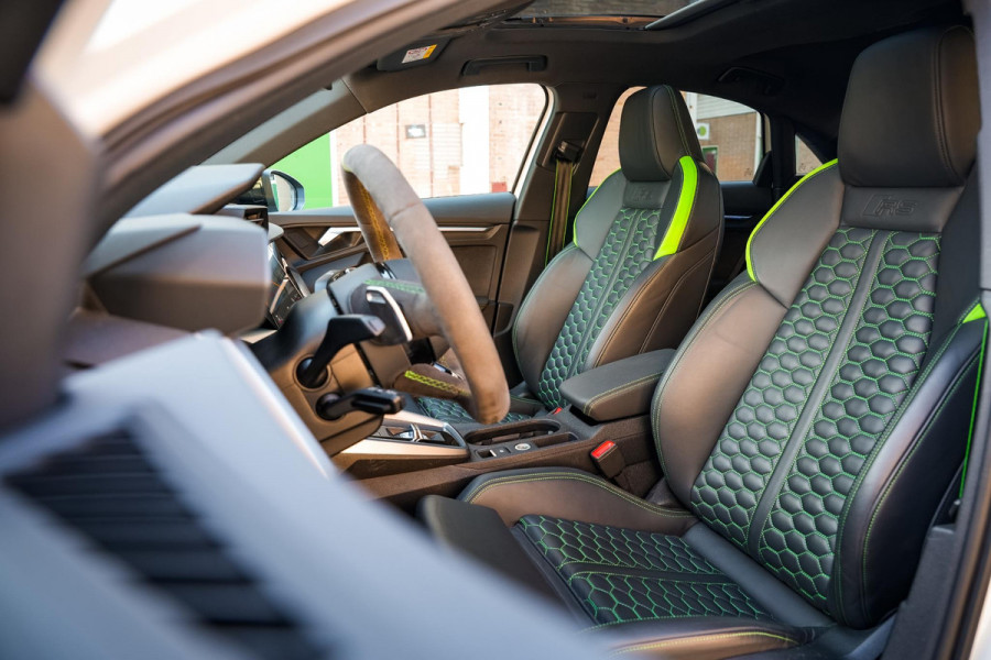 Audi RS3 Limousine 2.5 TFSI RS 3 quattro Panoramadak B&O HUD ACC Hulk Edition Audi RS3 Limousine 2.5 TFSI RS 3 quattro Panoramadak B&O HUD ACC Hulk Edition