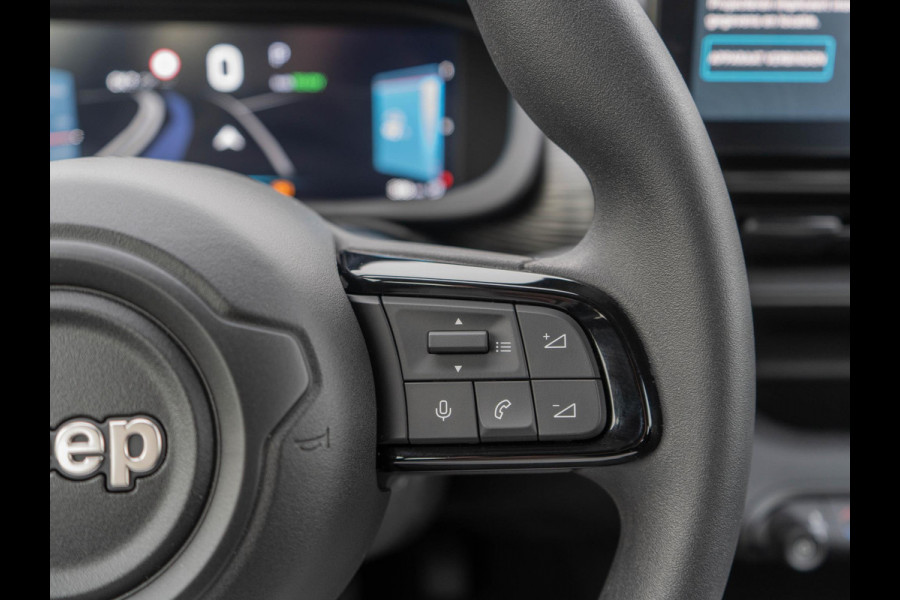 Jeep Avenger Longitude Business Pack 54 kWh | WINTER PACK | CARPLAY | E.C.C.