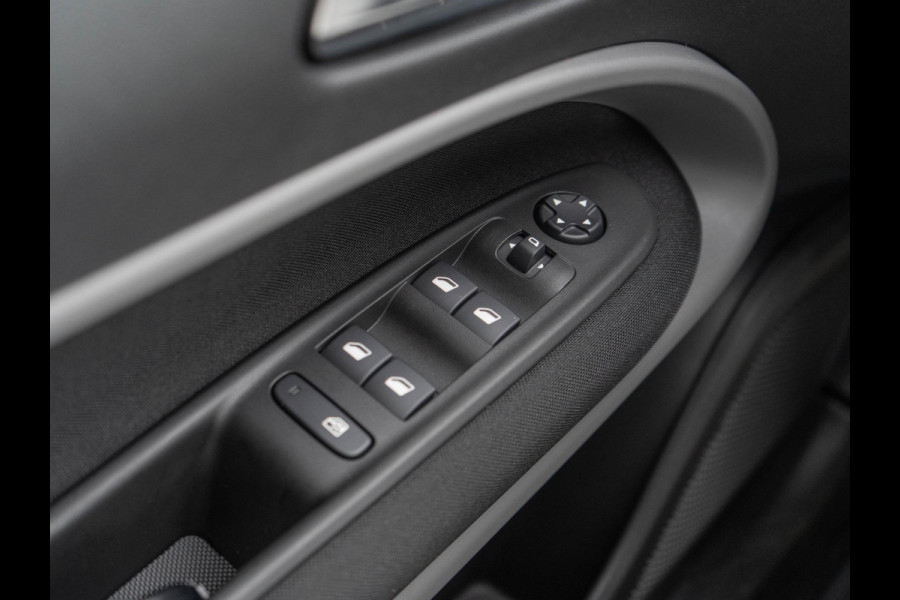 Jeep Avenger Longitude Business Pack 54 kWh | WINTER PACK | CARPLAY | E.C.C.