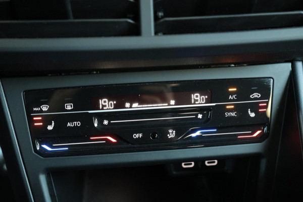 Volkswagen Taigo 1.0 TSI 3X R-LINE LED/VIRTUAL/SFEER/PANO/HALF LEDER+S.VERWARMING/18" LMV/CAM/ACC/ECC/12 MND GARANTIE!